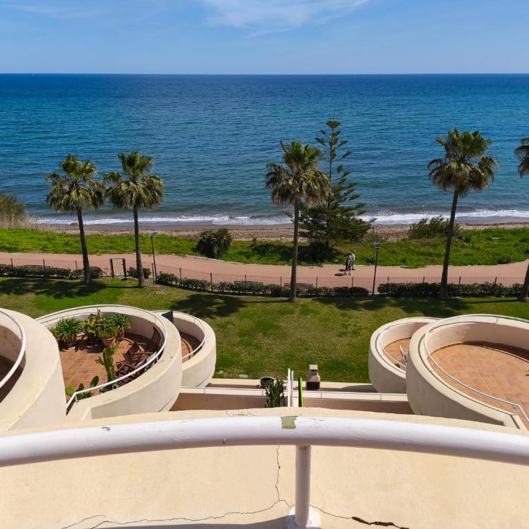 Bermuda Beachfront Living by Lica Homes - Apartamento con vistas al mar - 24