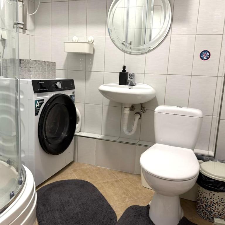 Modern Apartment with Jacuzzi in Novi Sad Center - Apartman sa 2 Spavaće Sobe - 15