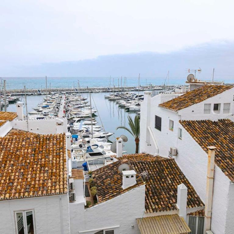 MARBELLA HOME RENTALS - Puerto Banus with Seaviews, 1BR apartment - Apartamento de 1 dormitorio - 3