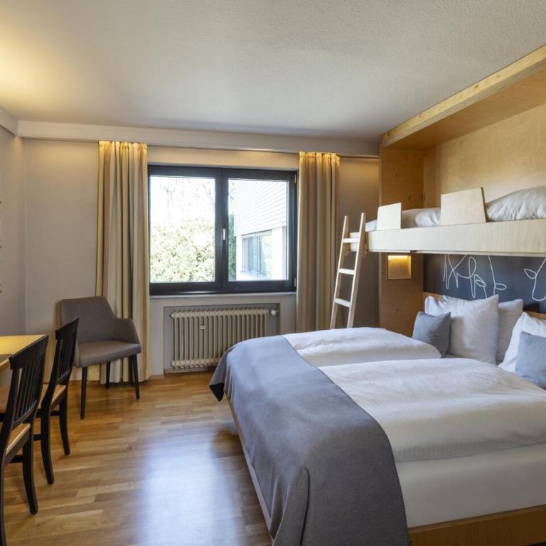 JUFA Hotel Wangen im Allgäu - Dreibettzimmer - 1