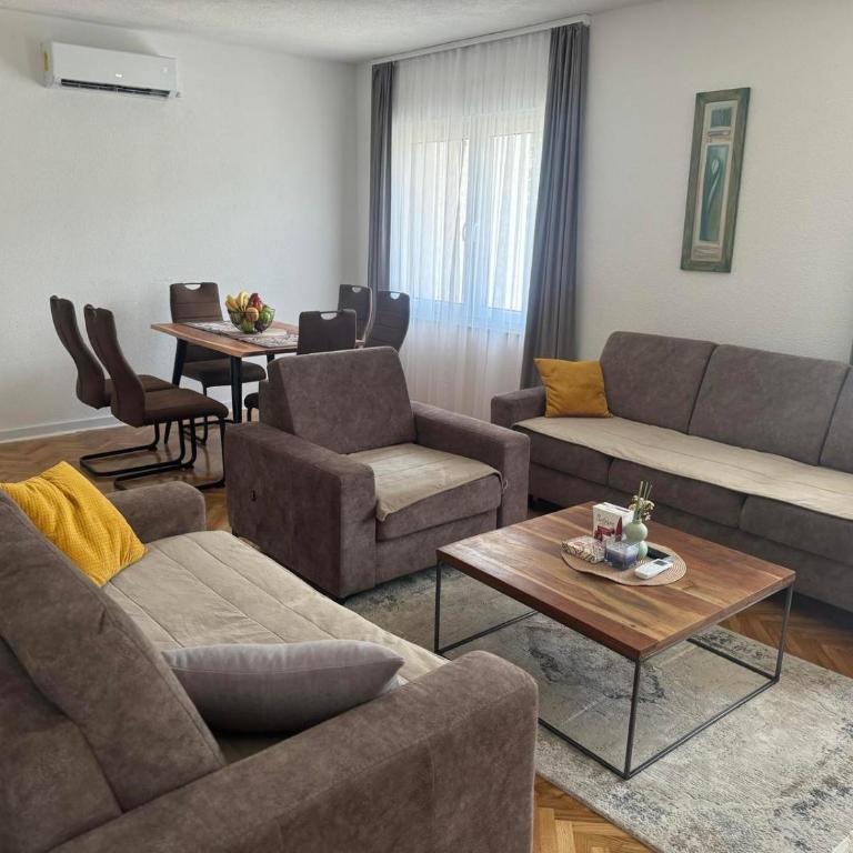 Apartment Insula - Six-Bedroom House - 8