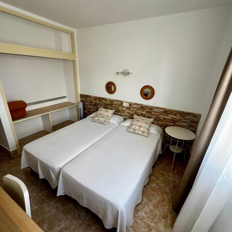 Hostal Residencia Cardona - Habitación Doble - 2 camas - 9