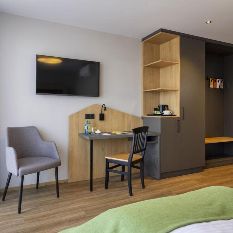 JUFA Hotel Wangen im Allgäu - Deluxe Einzelzimmer mit Balkon - 3