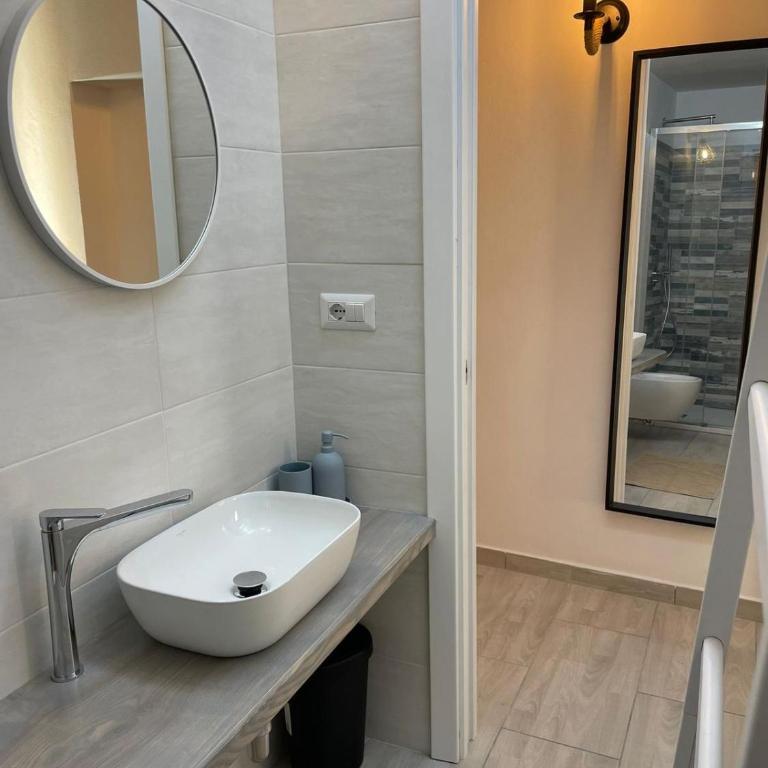Casa Miramar e Casa Solemar - One-Bedroom Standard Apartment - 1