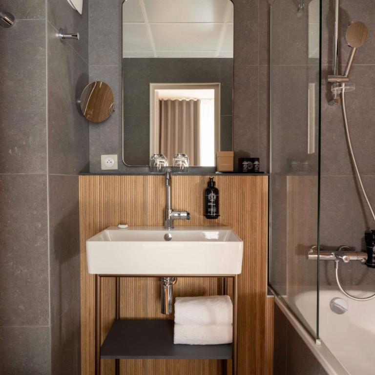 Hôtel Le Cardinal - Chambre Double Supérieure - 9