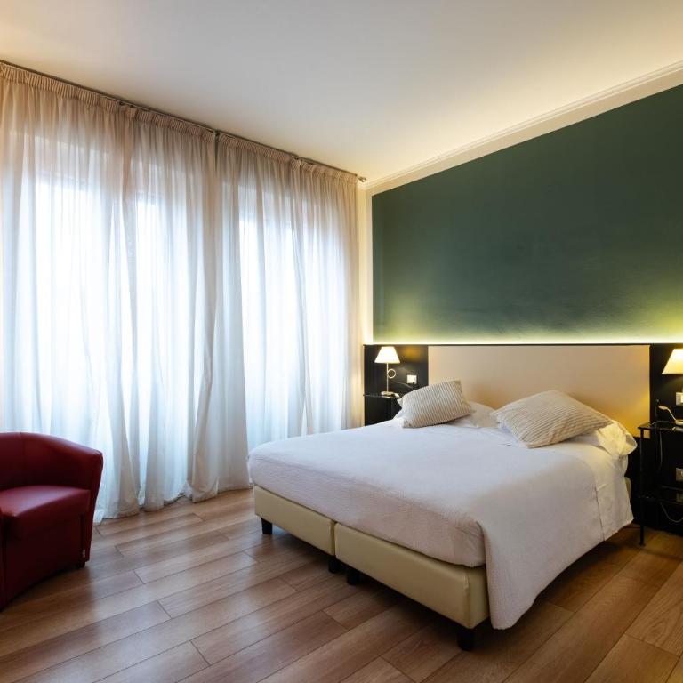 Hotel Italia - Junior Suite - 1