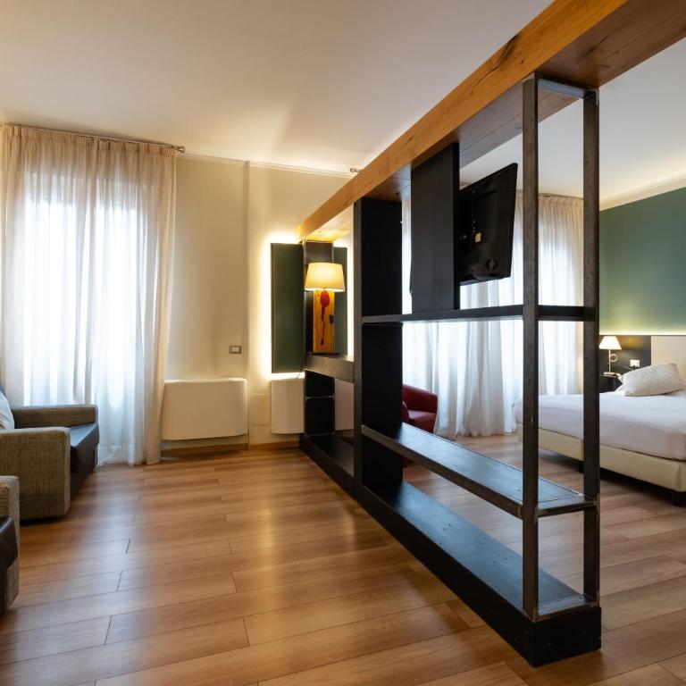 Hotel Italia - Junior Suite - 4