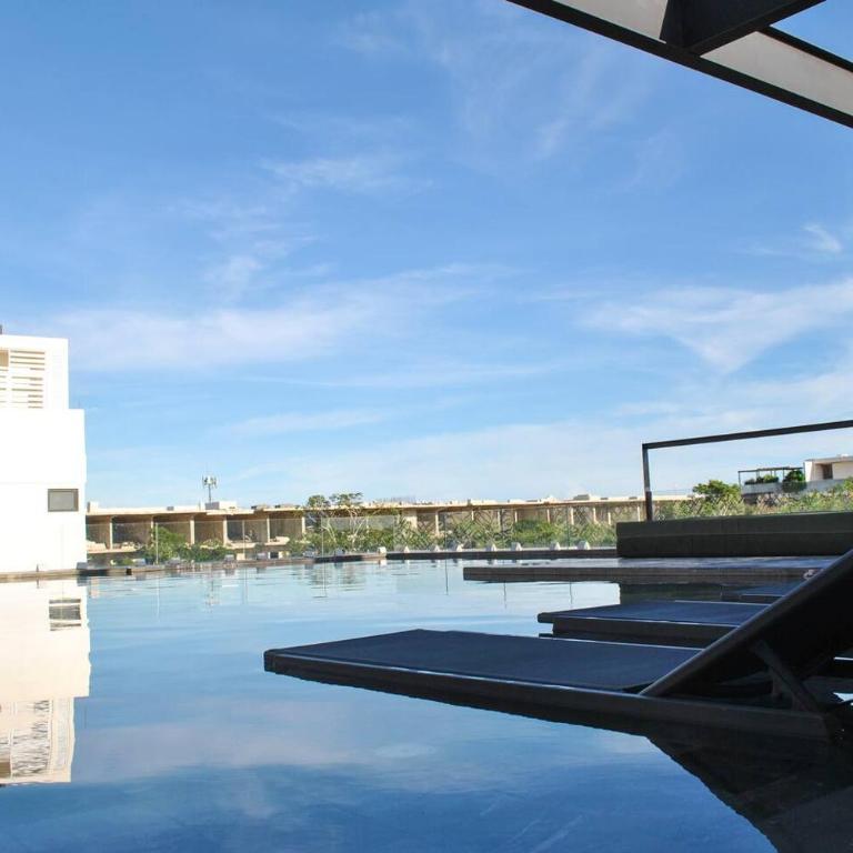 Upscale Condo Perfect Location - Apartment - 36