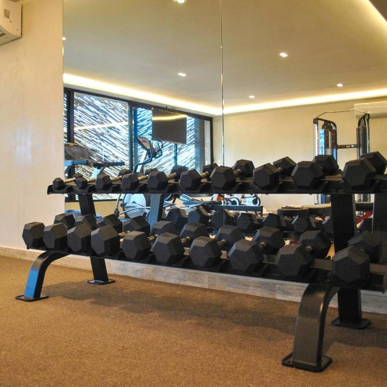 Upscale Condo Perfect Location - Apartment - 33