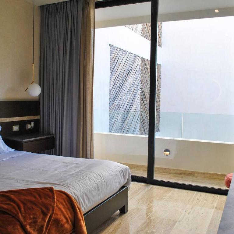 Upscale Condo Perfect Location - Apartment - 28