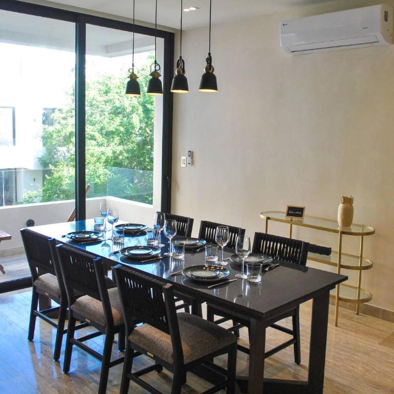 Upscale Condo Perfect Location - Apartment - 6