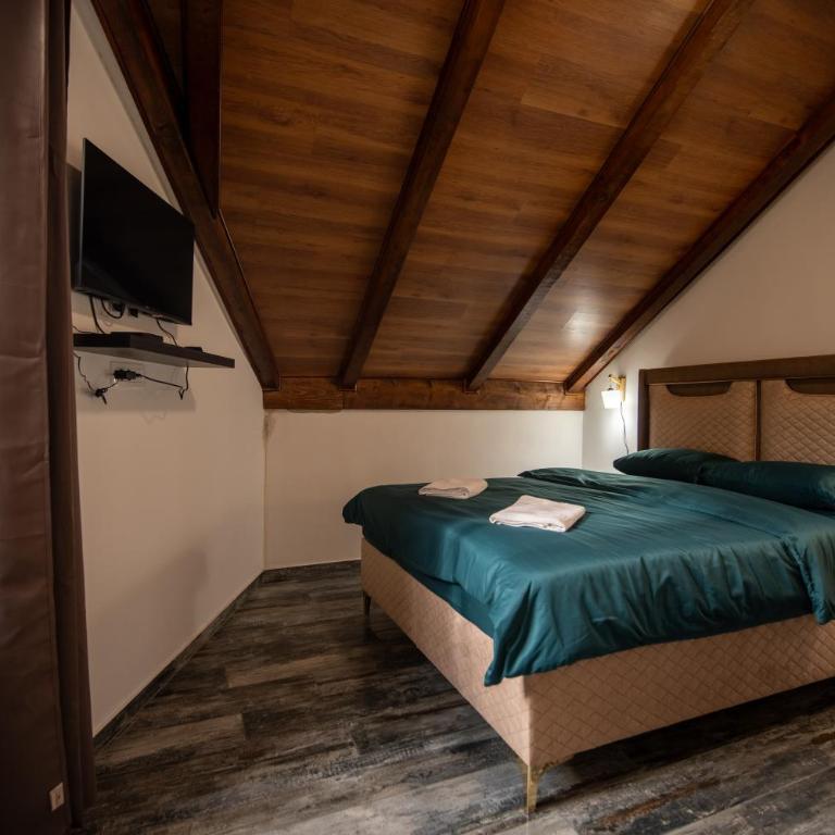 Agape Apartments - One-Bedroom Apartment - 15
