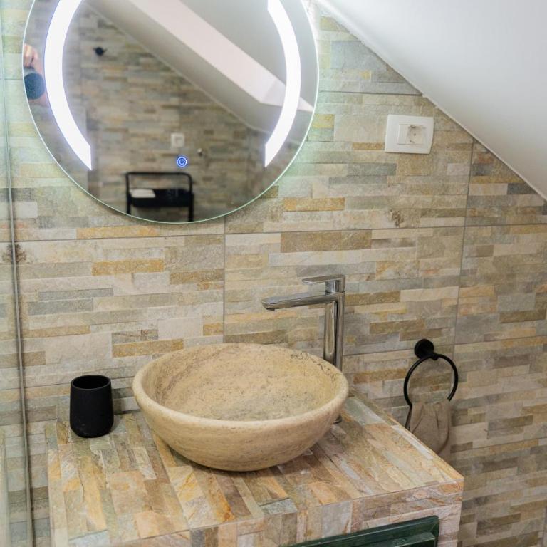 Agape Apartments - One-Bedroom Apartment - 21