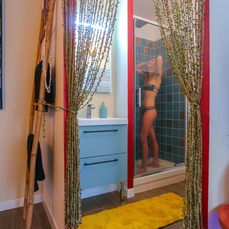 Love ZEN Centre ville Spa & Table massage &Parking - Appartement Supérieur avec Sauna - 13