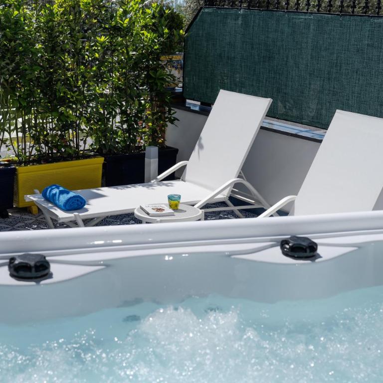 Sea View Luxury Apartments - Appartamento con 1 Camera da Letto e Vasca Idromassaggio - 14