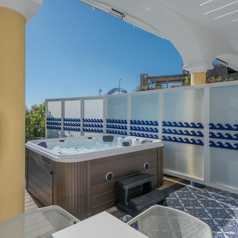 Sea View Luxury Apartments - Appartamento con 1 Camera da Letto e Vasca Idromassaggio - 13