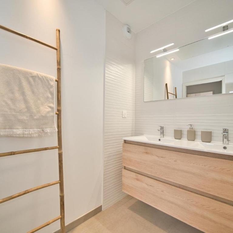 Unique appartement à Nice vue mer imprenable - Apartamento de 2 dormitorios con vistas al mar - 8
