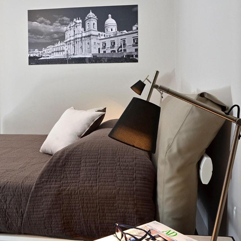 B&B Vicere Speciale - Camera Matrimoniale con Balcone - 24