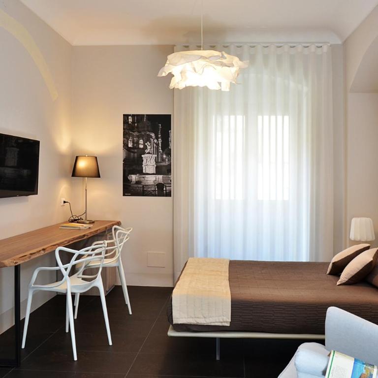 B&B Vicere Speciale - Camera Matrimoniale con Balcone - 2