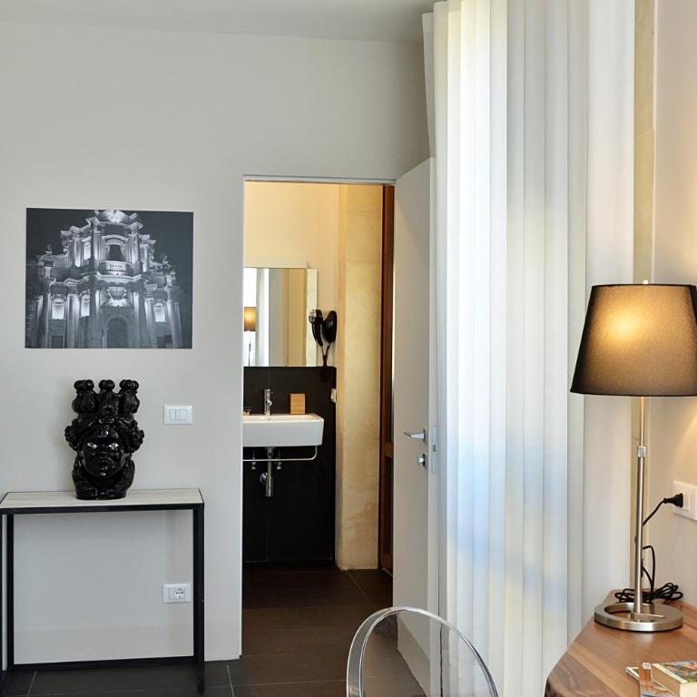 B&B Vicere Speciale - Camera Matrimoniale con Balcone - 18