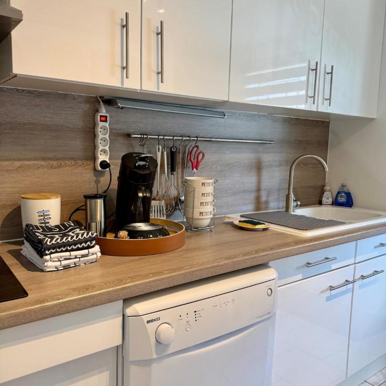 Studio Plein sud - 3 pers - Agde - Terrasse - Barbecue - Clim - Parking -Histoire de clés - Appartement 1 Chambre - 23
