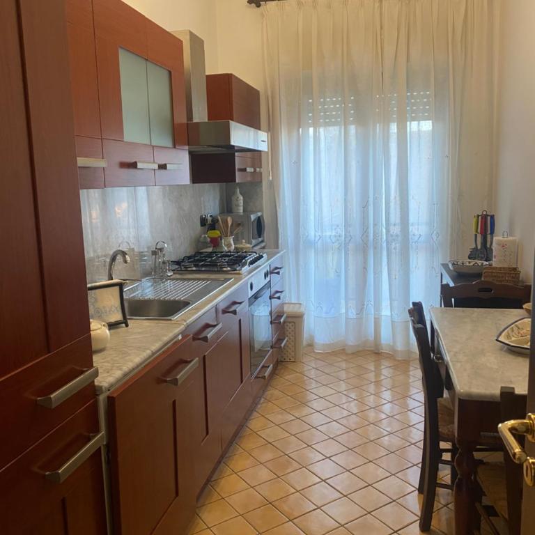DimoraDora - Appartamento con 2 Camere da Letto e Balcone - 5