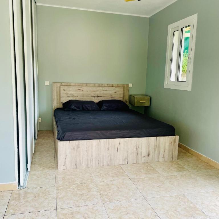 Maison Azurélienne - Chambre Quadruple avec Balcon - 11
