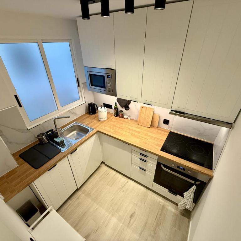 Cómodo Apartamento cerca de la playa de San Antonio, dos baños - Three-Bedroom Apartment with Sea View - 11