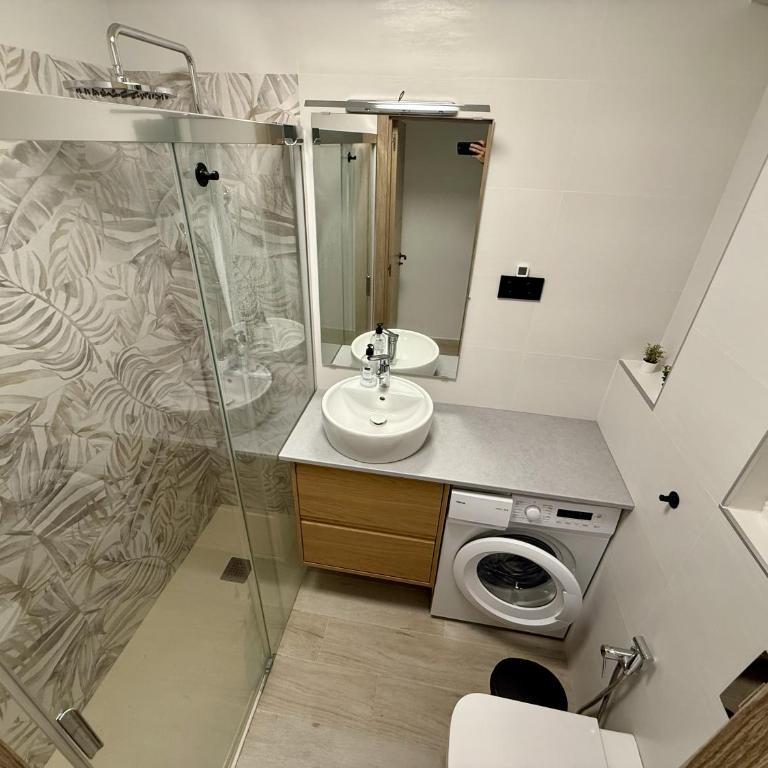 Cómodo Apartamento cerca de la playa de San Antonio, dos baños - Three-Bedroom Apartment with Sea View - 8