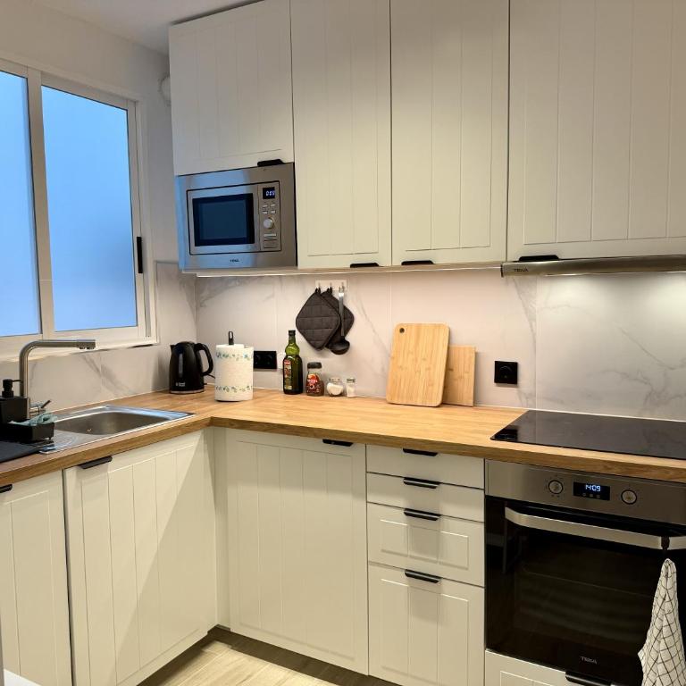 Cómodo Apartamento cerca de la playa de San Antonio, dos baños - Three-Bedroom Apartment with Sea View - 39