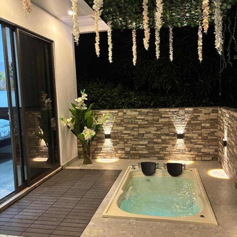 Natural View Resorts Melgar - Suite con bañera de hidromasaje - 1
