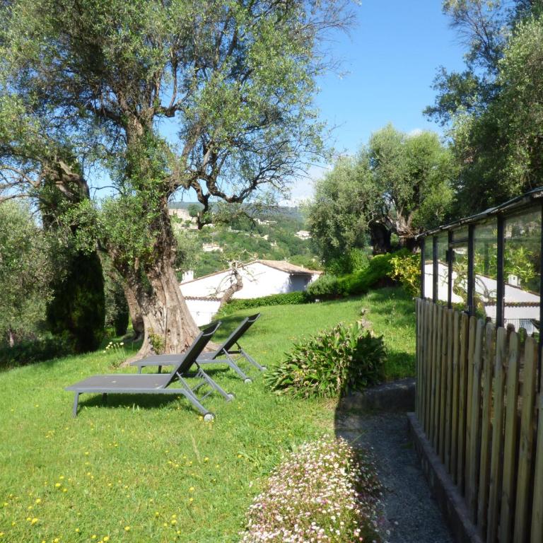 Apartment Picasso in large park with heated pool - Appartement - 38