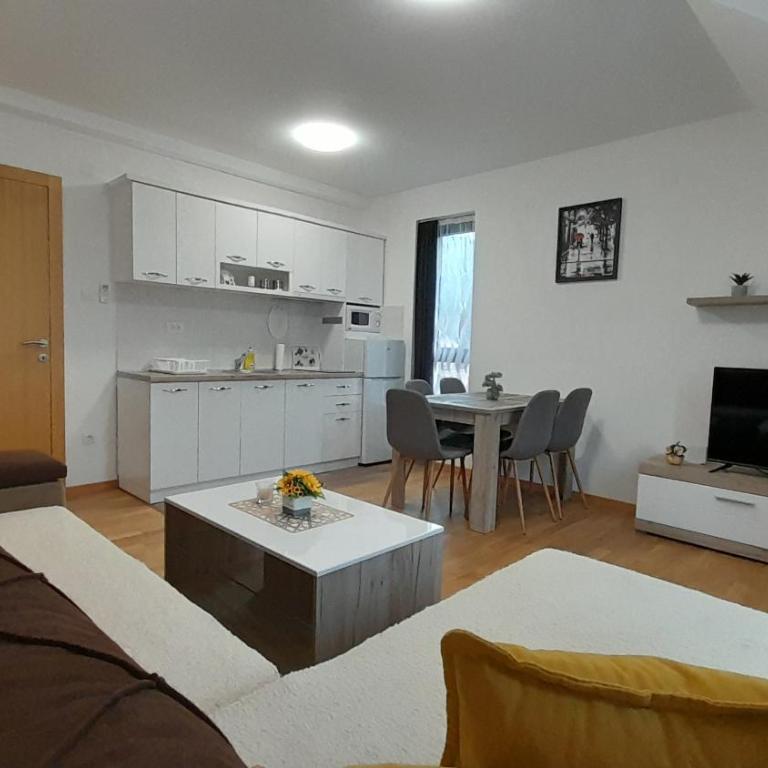 KONAK ViLA MIRKOVIĆ - Apartman sa Pogledom na Vrt - 4