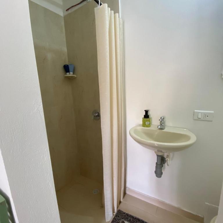 El Aldabón - Villa de Leyva - Quadruple Room with Private Bathroom - 5
