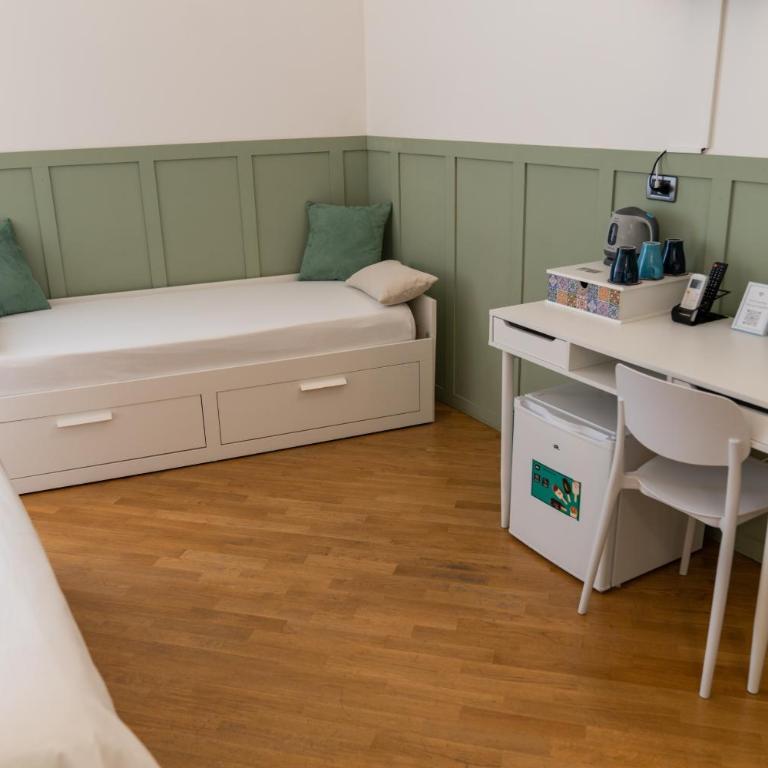 SANT'ELIGIO APARTMENTS & ROOMS - Triple Room with Private Bathroom - 23