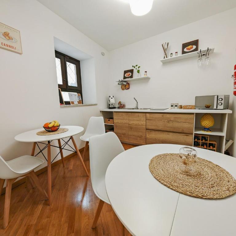 SANT'ELIGIO APARTMENTS & ROOMS - Triple Room with Private Bathroom - 2