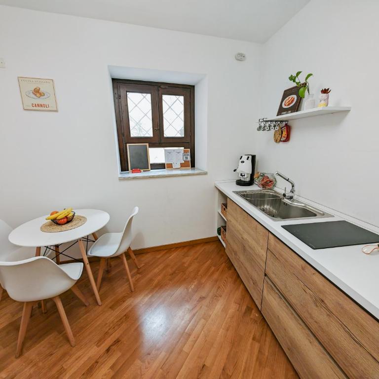 SANT'ELIGIO APARTMENTS & ROOMS - Triple Room with Private Bathroom - 12
