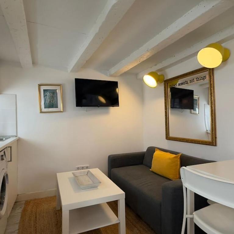 Outdoor studio for 2 people in Lavapiés - Amparo - 3 - One-Bedroom Apartment - 1