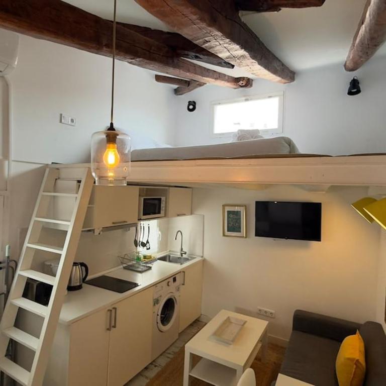 Outdoor studio for 2 people in Lavapiés - Amparo - 3 - One-Bedroom Apartment - 8