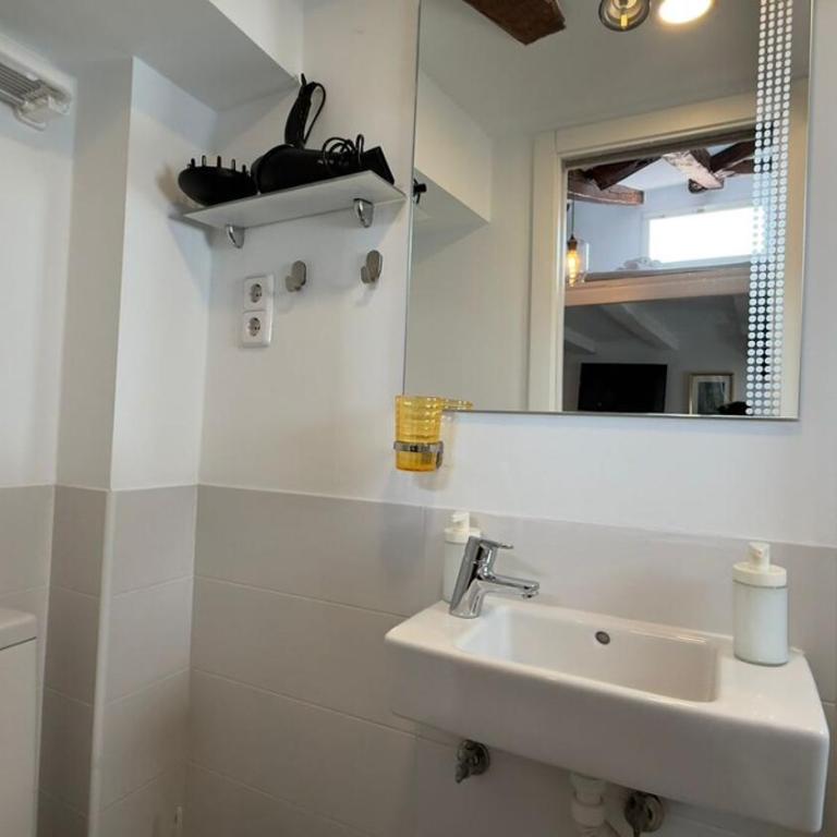 Outdoor studio for 2 people in Lavapiés - Amparo - 3 - One-Bedroom Apartment - 13