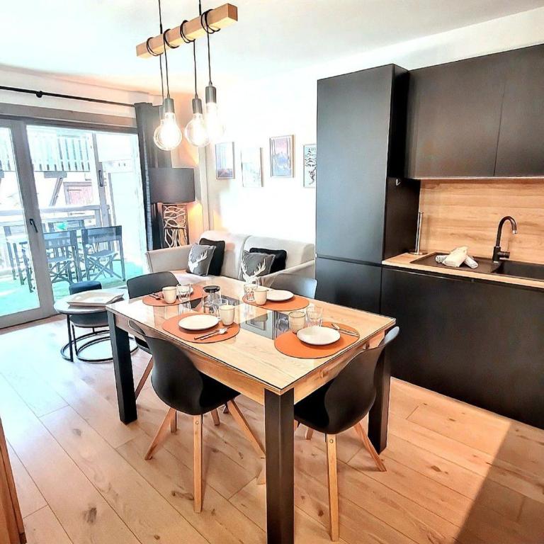Appartement 4 pers, centre Les Gets, WiFi, parking - FR-1-598-64 - Appartement (4 Adultes) - 1