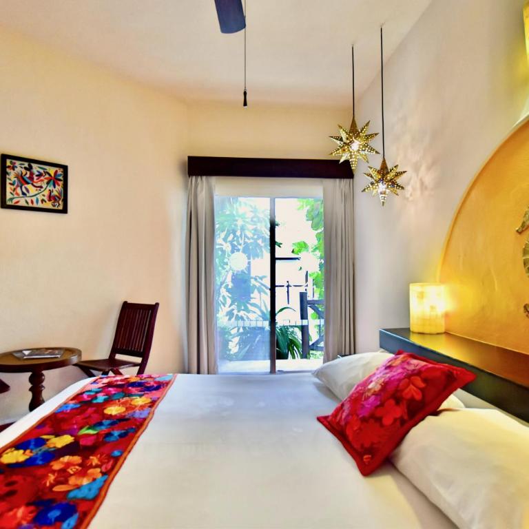 Riviera del Sol Amazing King Size Junior Suite 305 - King Suite - 13