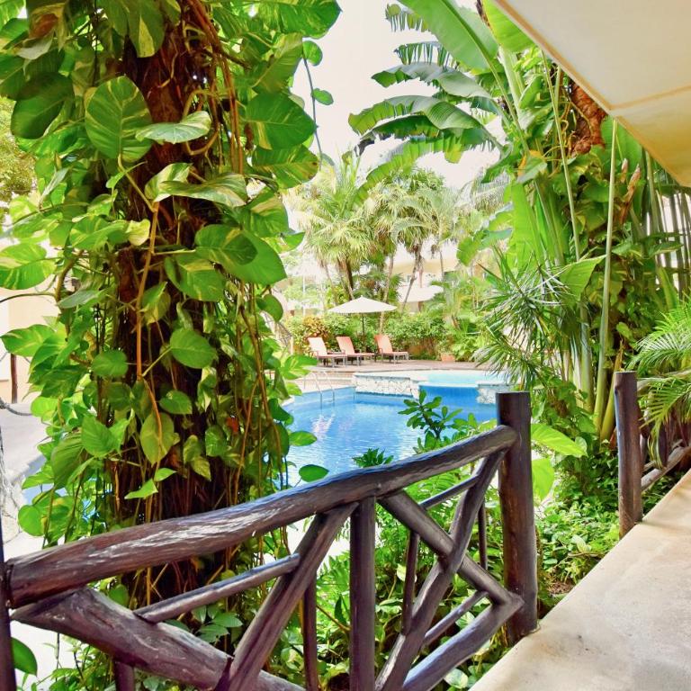 Riviera del Sol Amazing King Size Junior Suite 305 - King Suite - 16