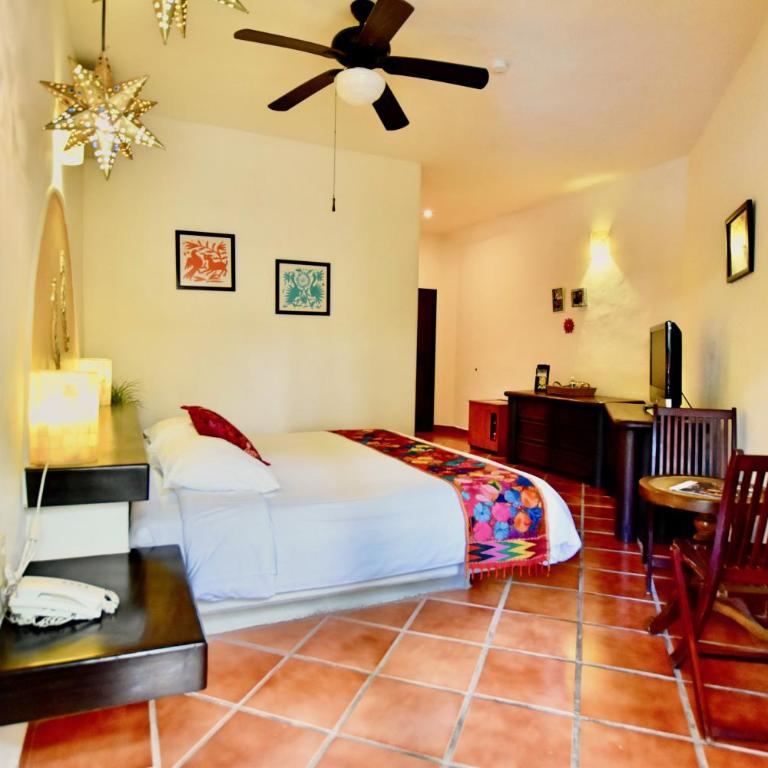 Riviera del Sol Amazing King Size Junior Suite 305 - King Suite - 17
