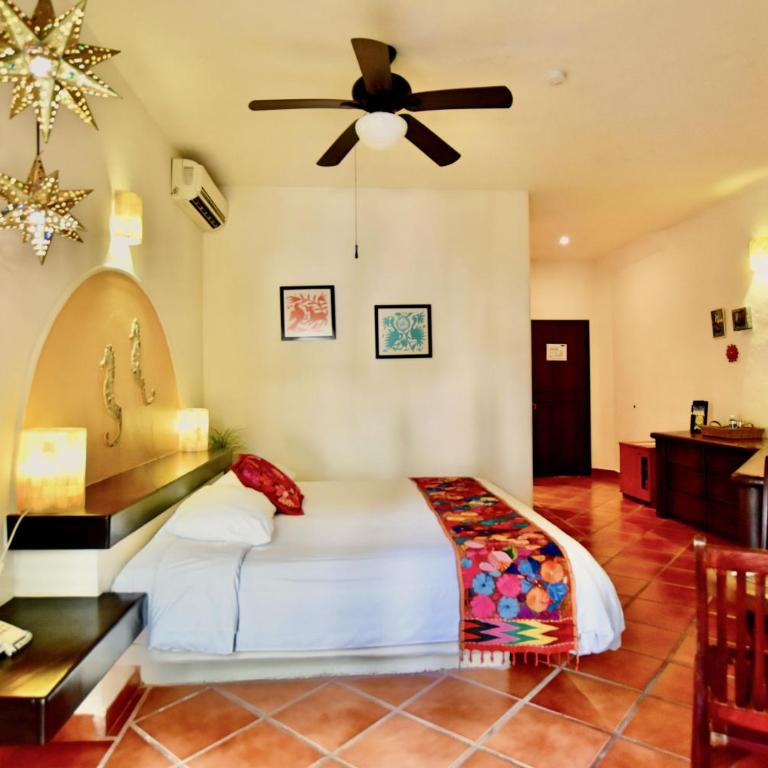 Riviera del Sol Amazing King Size Junior Suite 305 - King Suite - 20