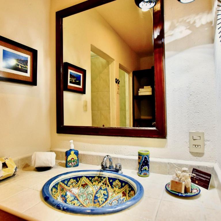Riviera del Sol Amazing King Size Junior Suite 305 - King Suite - 21