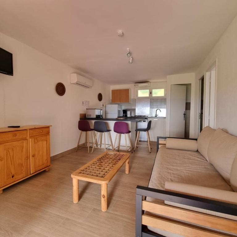Bungalows Du Maquis - Bungalow 1 Chambre (2 Adultes + 2 Enfants) - 8