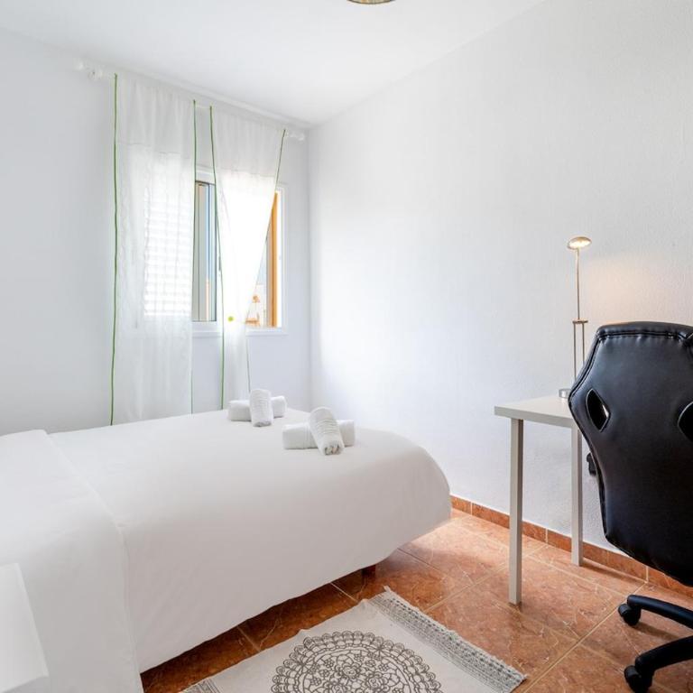 Cerca de la playa y cómodo by CABANA Rentals - Apartamento de 3 dormitorios - 2