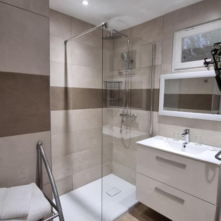 Bungalows Du Maquis - Bungalow 2 Chambres (4 Adultes + 2 Enfants) - 14