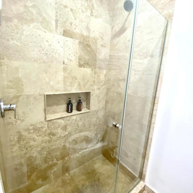 Amazing new comfy apartment steps from the beach - One-Bedroom Apartment - 18